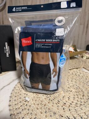 Hanes Men’s Tagless Boxer Briefs - Black and Blue (4-Pack)